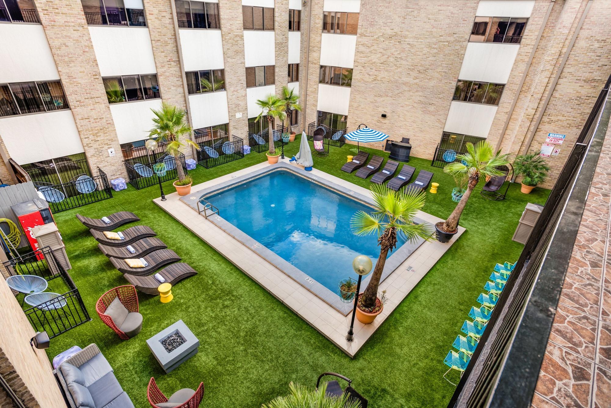 Hotel Riverwalk Plaza